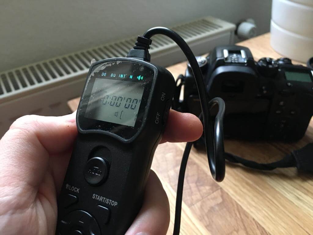 Samsung NX camera with JJC TMN LCD remote control for long exposure photography