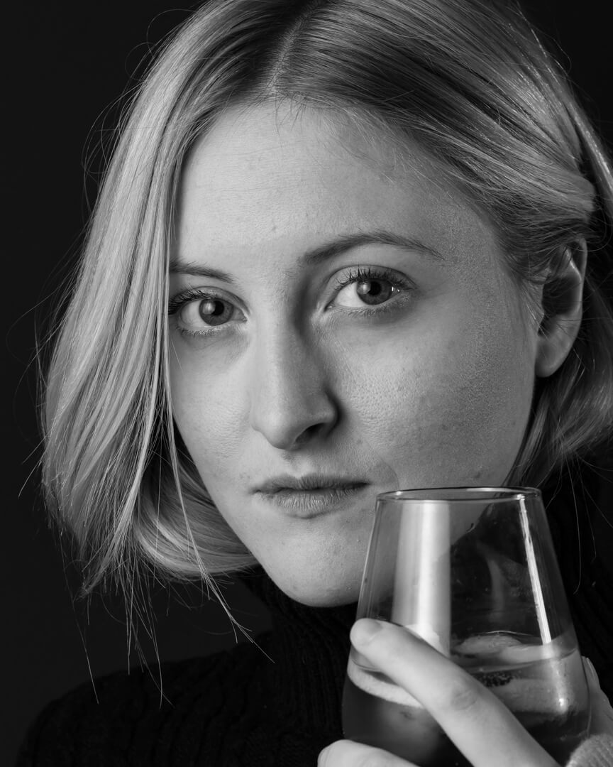 Black and white audition portrait of a woman in Geneva, professional studio photography